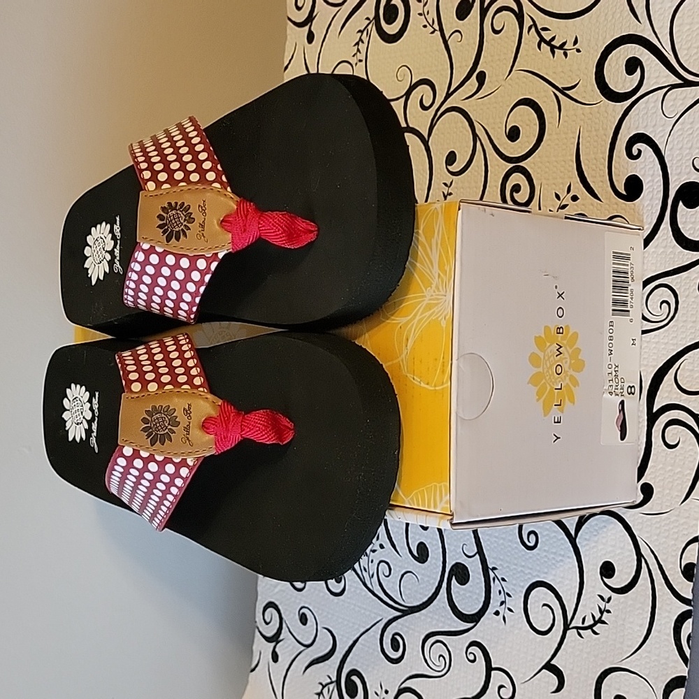 NWT! Yellowbox FROMY Red Polka Dot flip flops Yellow Box Sandals beach Summer - Picture 4 of 9
